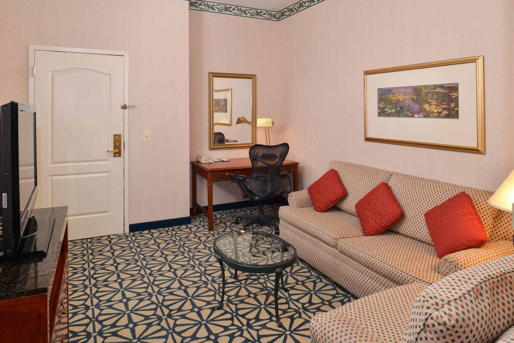 Junior King Suite Sofa Bed,1280467813:JPEG